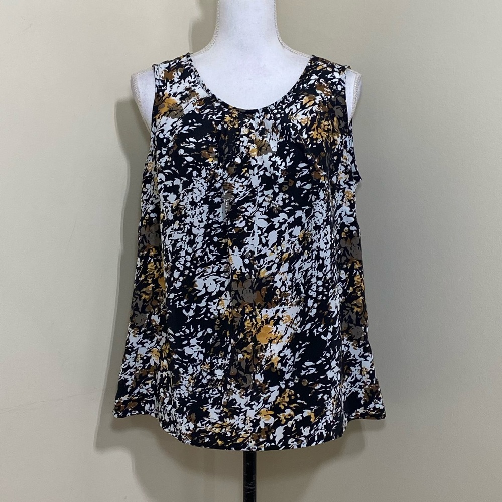 CRISTOPHER & BANKS || Woman’s Sleeveless Blouse size Large